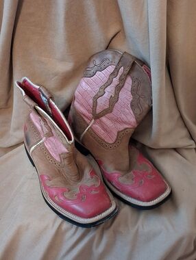 Ariat Size 7 Fat BabyWomen’s Pink and Brown Western Cowboy Boots